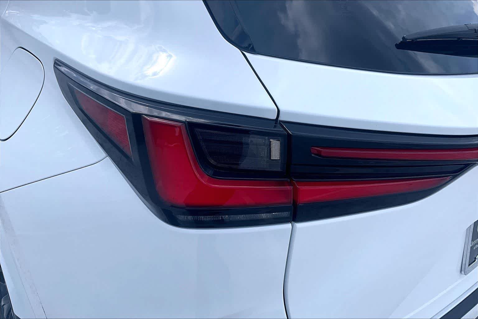 Used 2023 Ultra White Lexus F SPORT Handling image 28