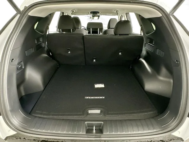 New 2026 Hyundai TUCSON HYBRID SEL