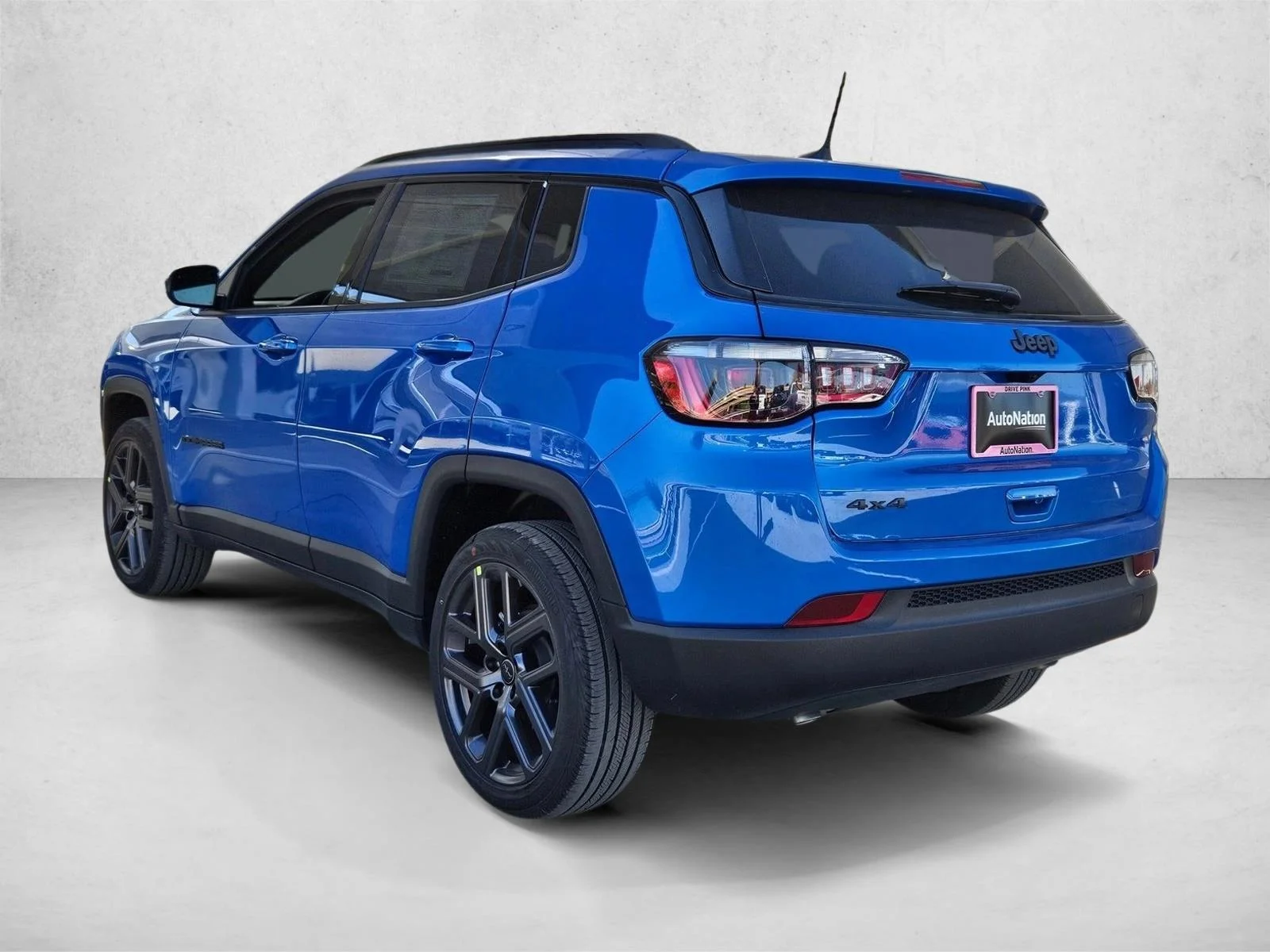 New 2026 Hydro Blue Pearlcoat Jeep Latitude Altitude image 9