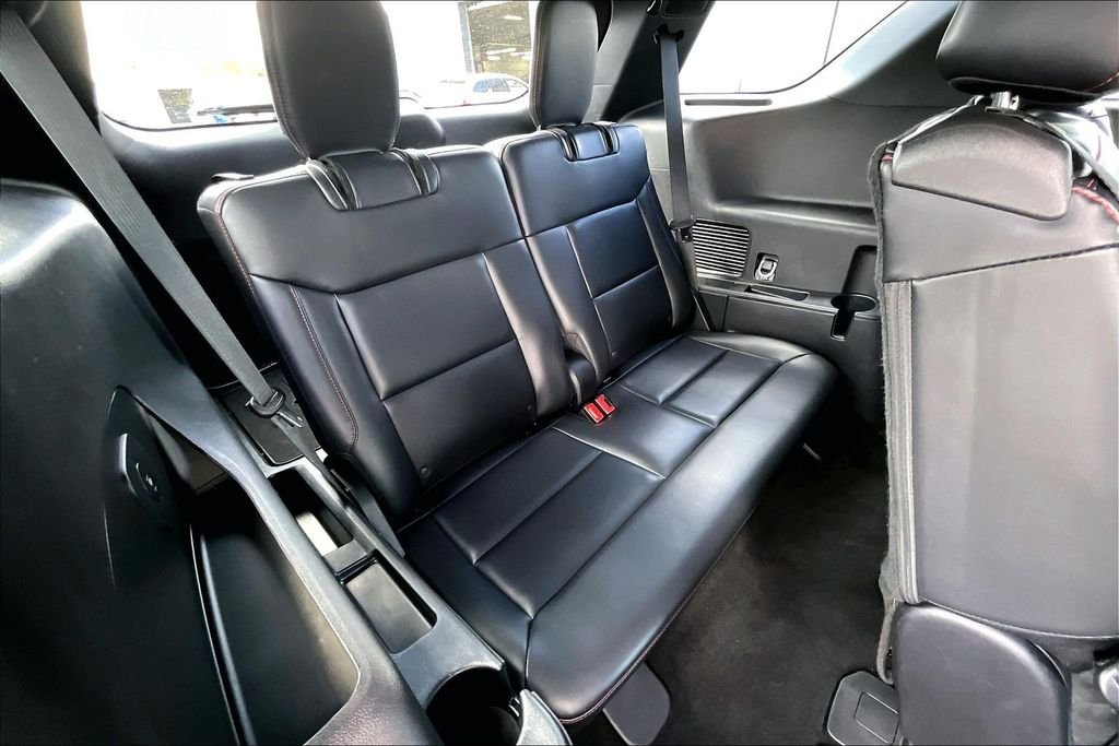 Used 2025 Gray Metallic Ford ST-Line image 23