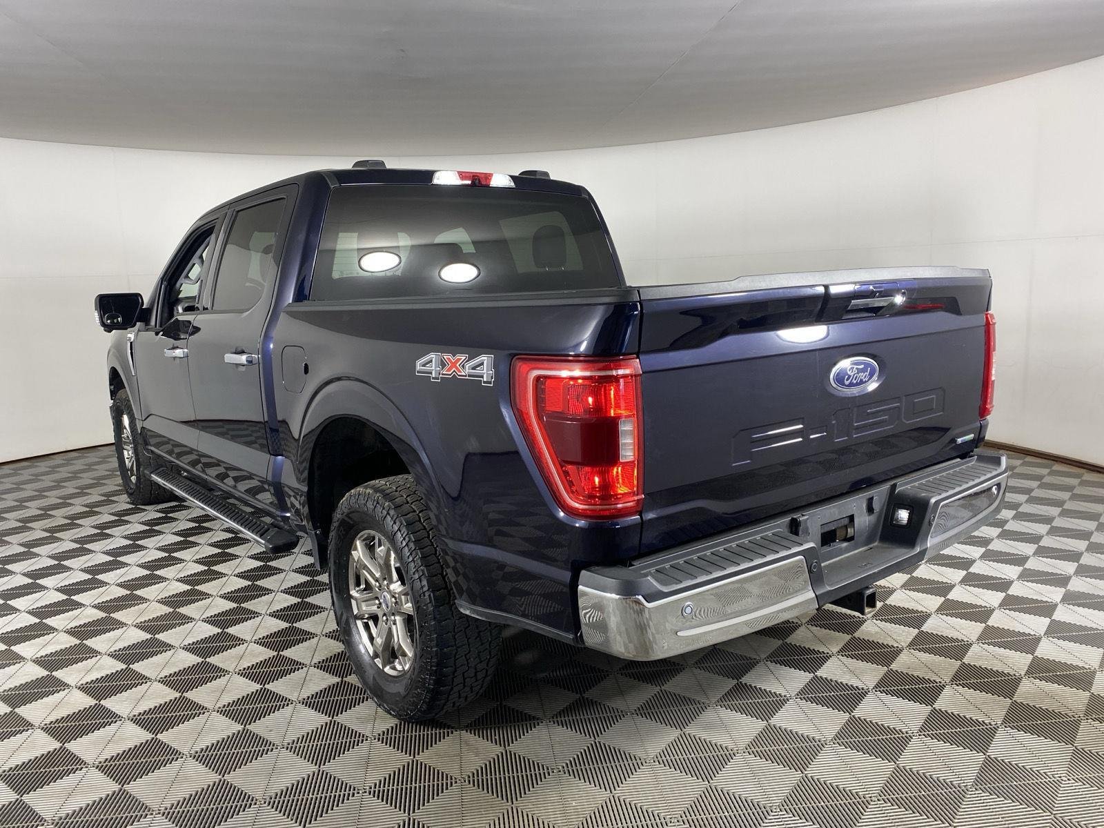 Used 2021 Antimatter Blue Ford XLT image 8