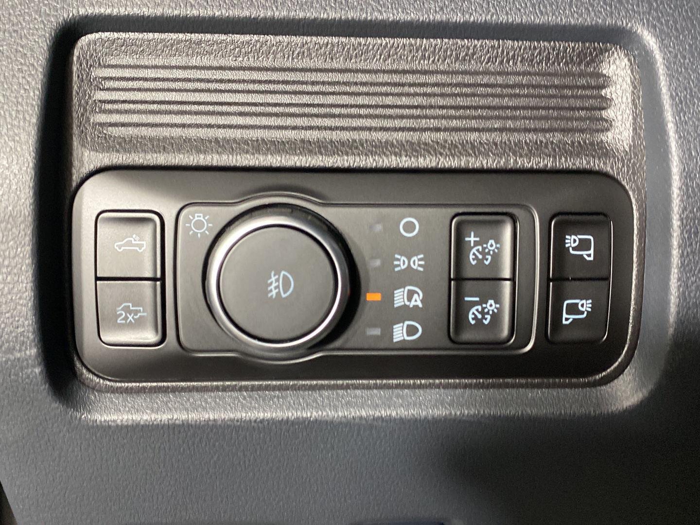 Used 2026 Glacier Gray Metallic Tri-Coat Ford Lariat image 13