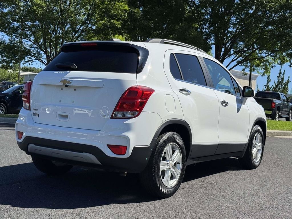 Used 2020 White Chevrolet LT image 22
