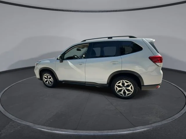 Used 2020 White Subaru Premium image 5
