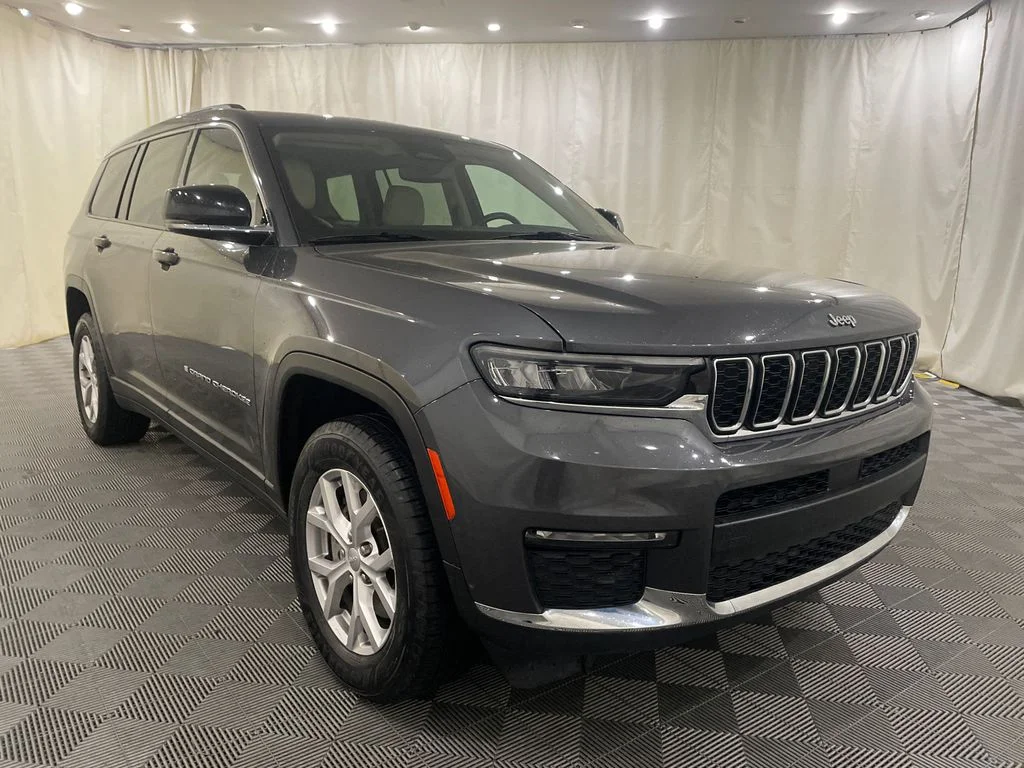 Used 2021 Baltic Gray Metallic Clearcoat Jeep Limited image 3