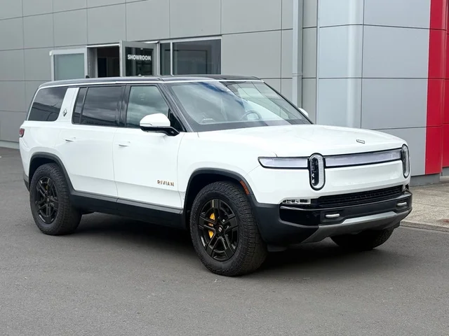 2024 Rivian R1S Adventure