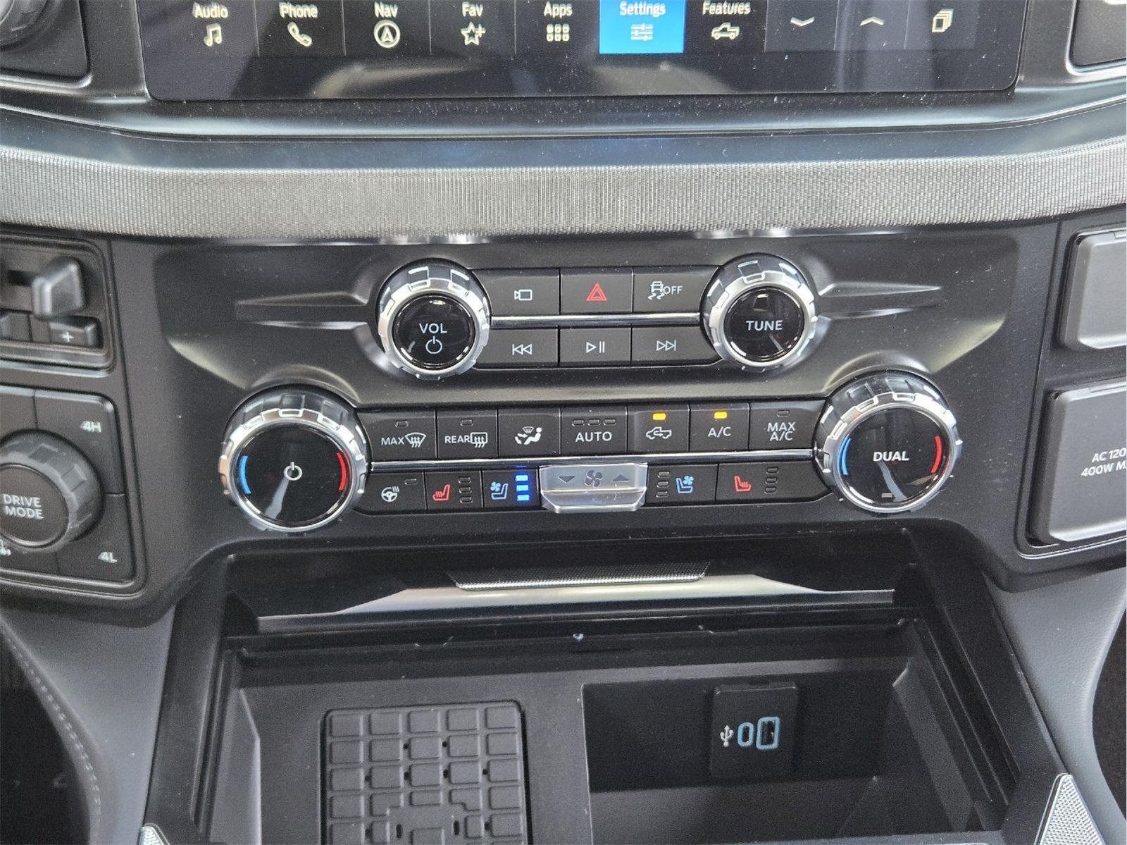 New 2026 Carbonized Gray Metallic Ford F-250® Platinum® image 13