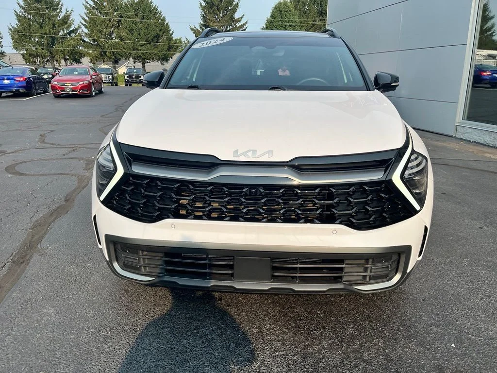 Used 2024 White Kia X-Pro Prestige image 9