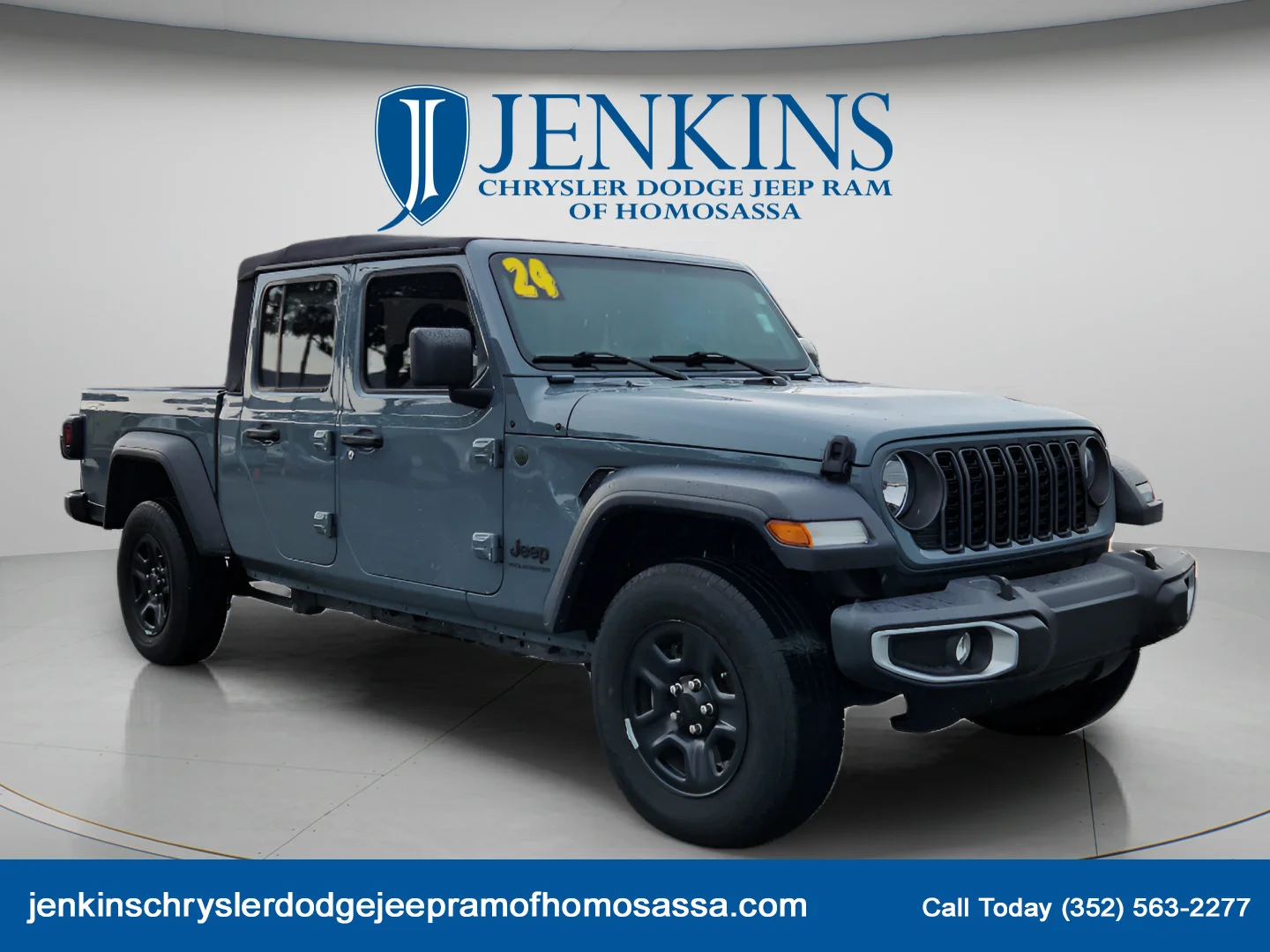 Used 2024 Anvil Clear Coat Jeep Sport image 1