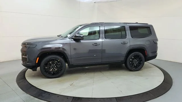 New 2026 Baltic-Gray Metallic Clear-Coat Exterior Paint Jeep Limited Reserve image 5