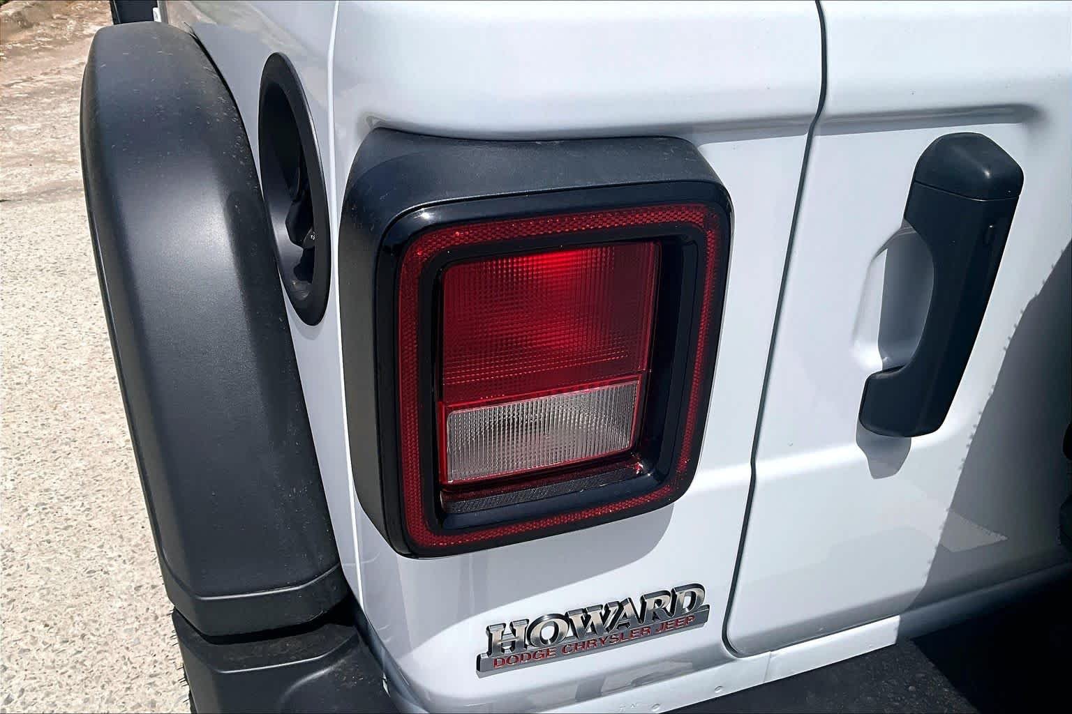 New 2026 Bright White Clear-Coat Exterior Paint Jeep Willys image 15