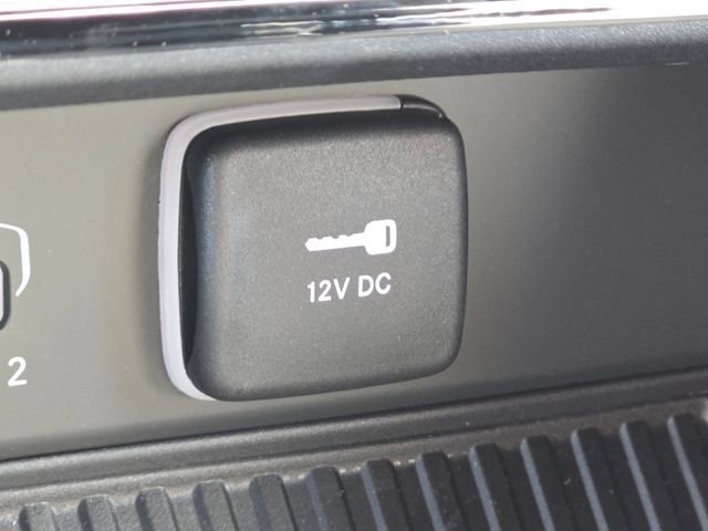 New 2026 Diamond Black Crystal Pearl-Coat Exterior Paint Jeep Limited Reserve image 16