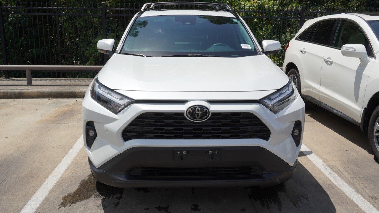 Used 2024 White Toyota XLE Premium image 2
