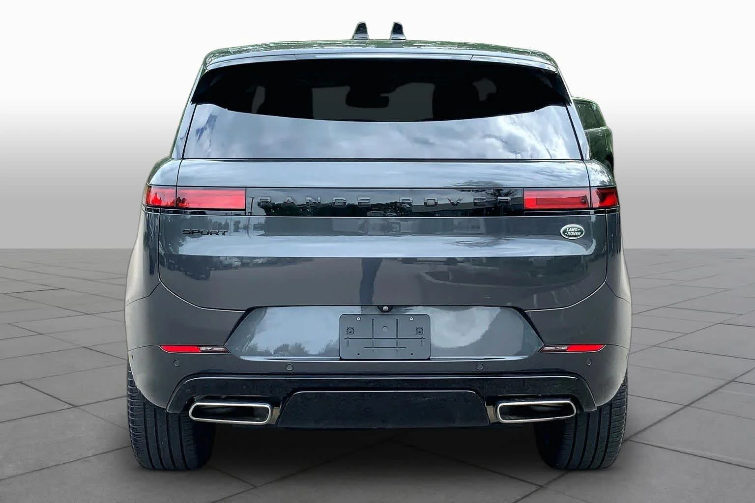 Used 2023 Carpathian Grey Premium Metallic Land Rover SE Dynamic image 5
