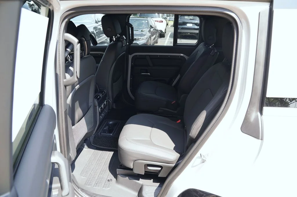 New 2026 Borasco Grey Land Rover X-Dynamic SE image 35