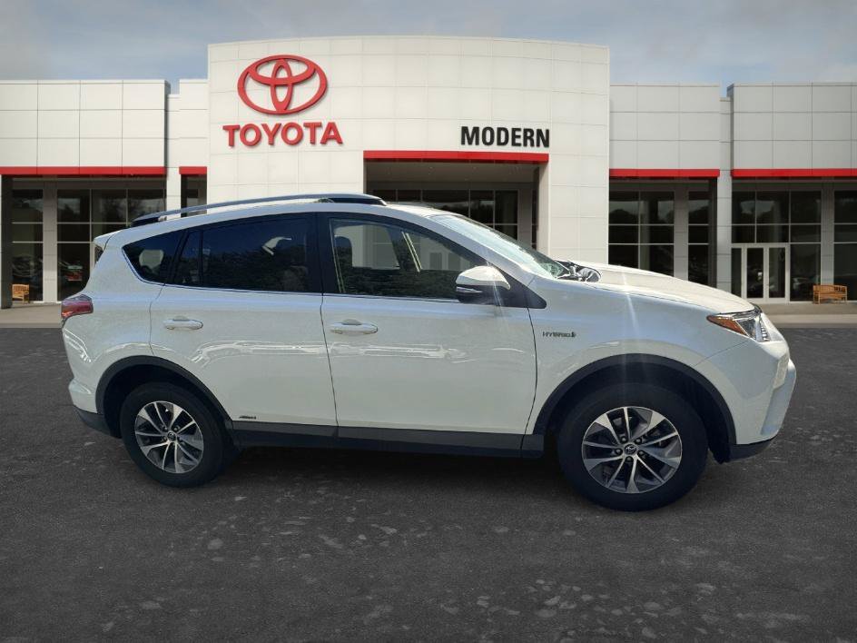 Used 2018 Super White Toyota Hybrid LE image 7