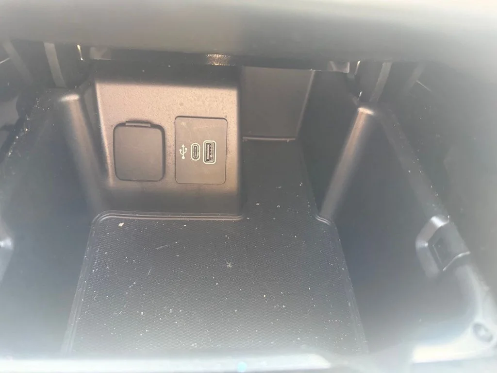 Used 2025 White Ford Platinum image 28