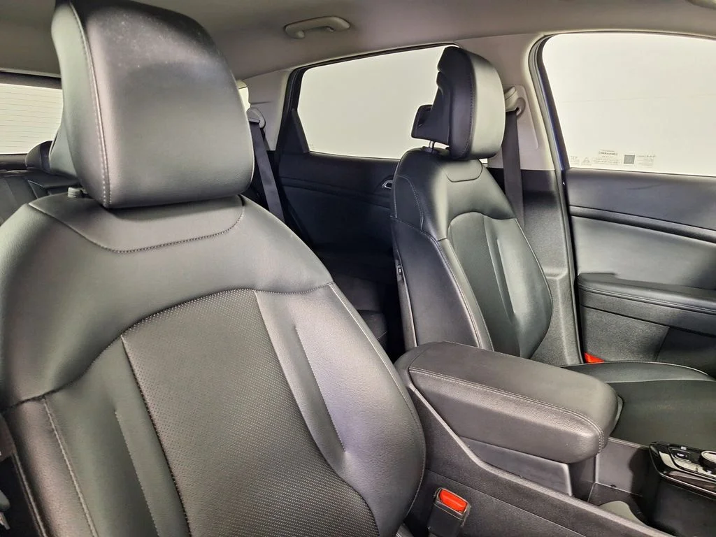Used 2025 Sapphire Blue Kia EX image 28