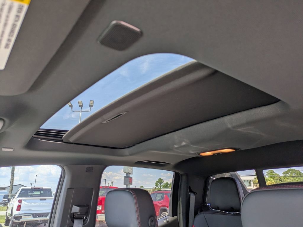 2025 Chevrolet Colorado Z71 - Photo 18