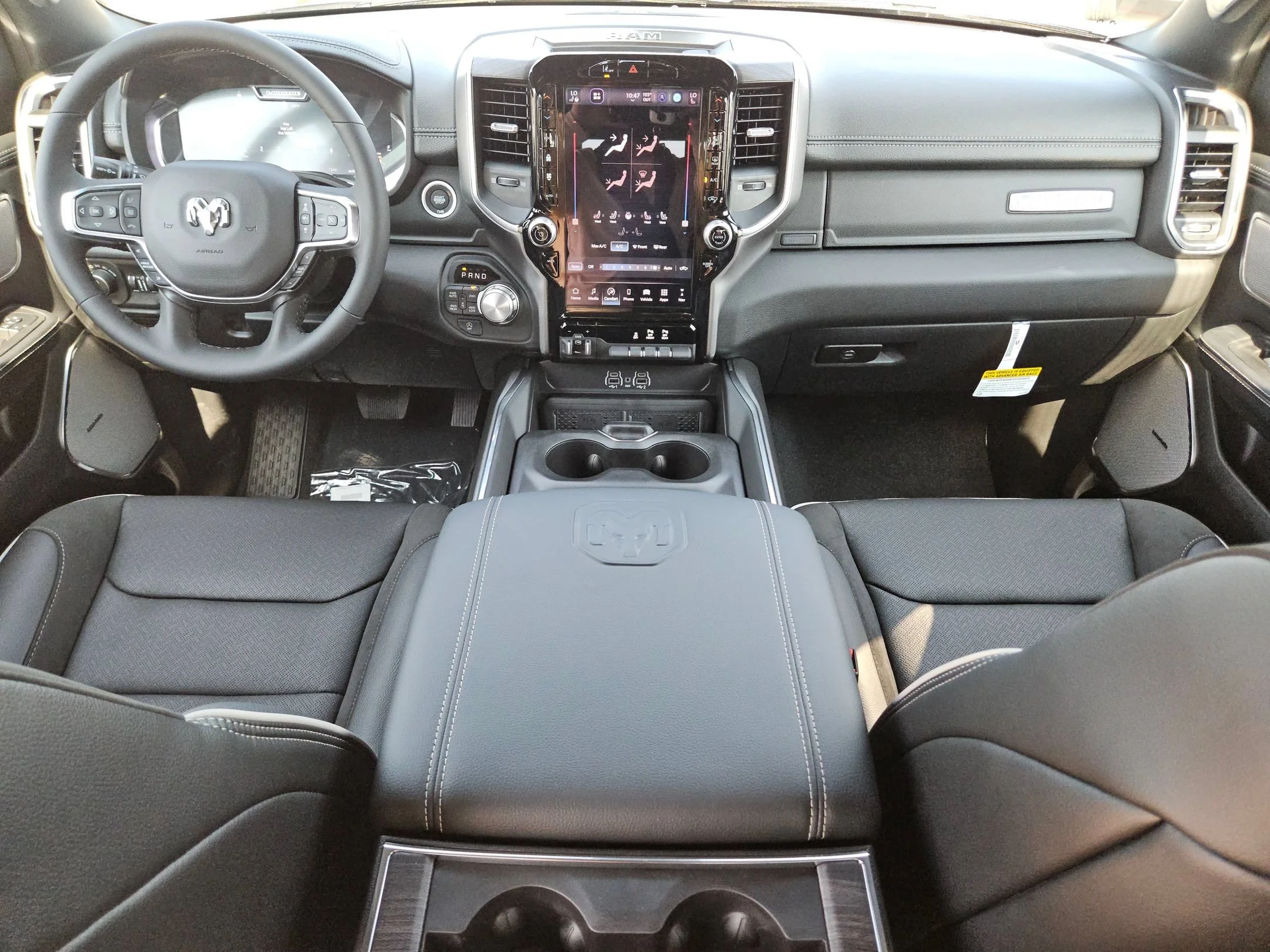 New 2027 Diamond Black Crystal Pearl-Coat Exterior Paint RAM Laramie image 15