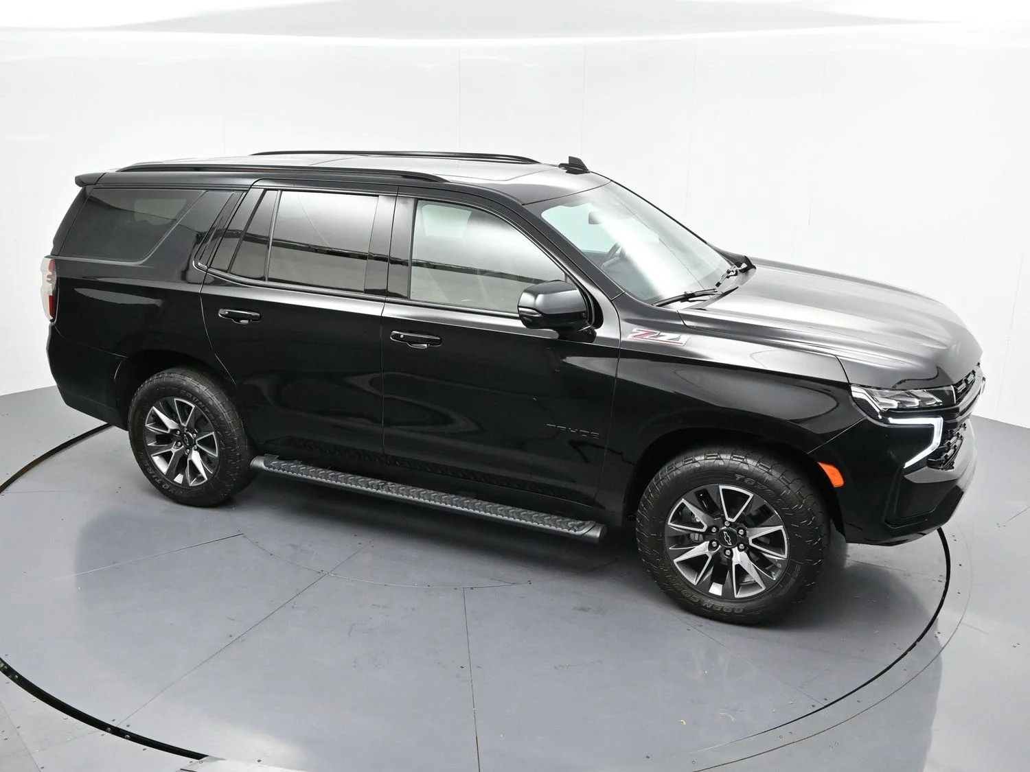 Used 2023 Black Chevrolet Z71 image 38
