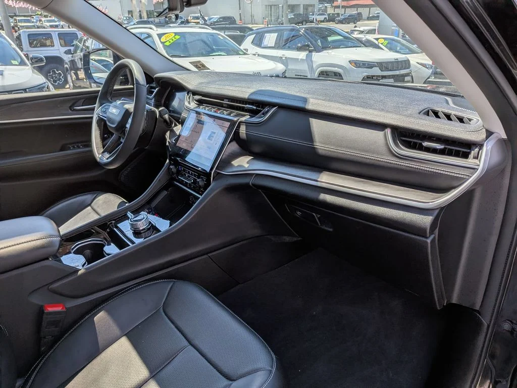 Used 2023 Black Jeep Limited image 30