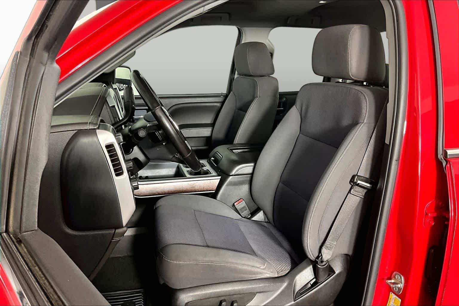 Used 2018 Cardinal Red GMC SLE image 8
