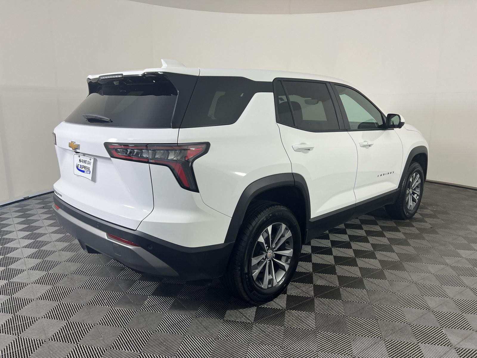 Used 2026 Summit White Chevrolet AWD LT image 3