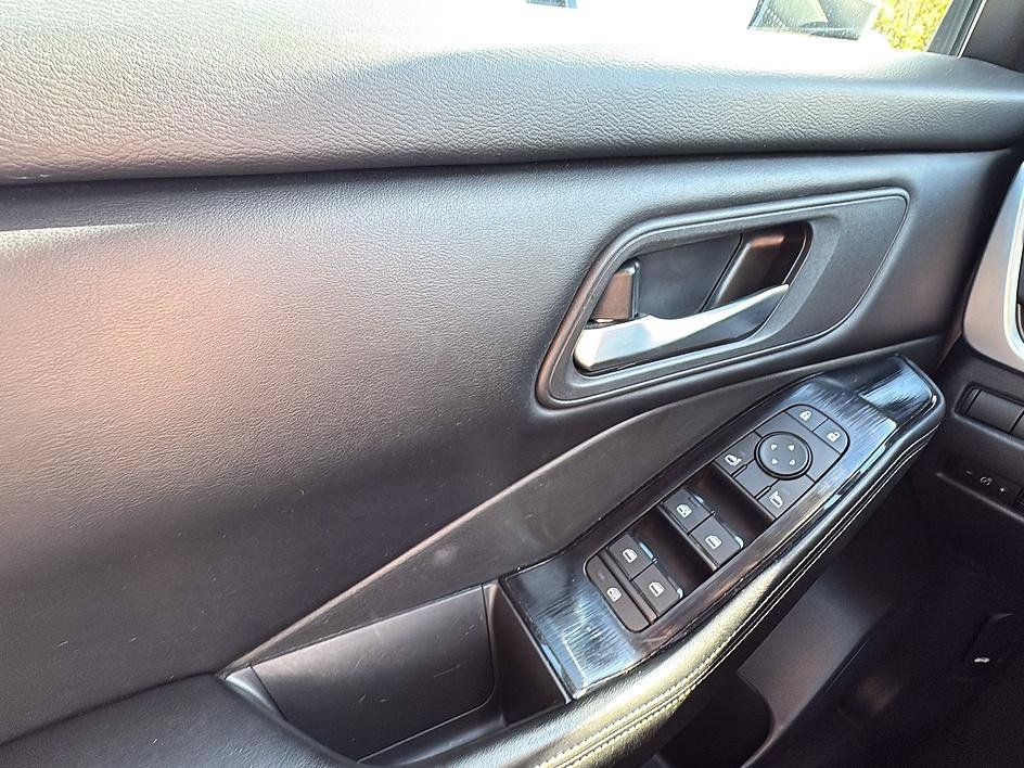 Used 2025 Brilliant Silver Metallic Nissan SV image 15
