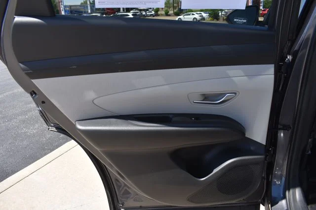 Used 2025 Gray Hyundai SEL Convenience image 12
