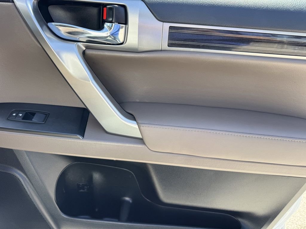 2023 Lexus GX PREMIUM | CarEdge | CarEdge