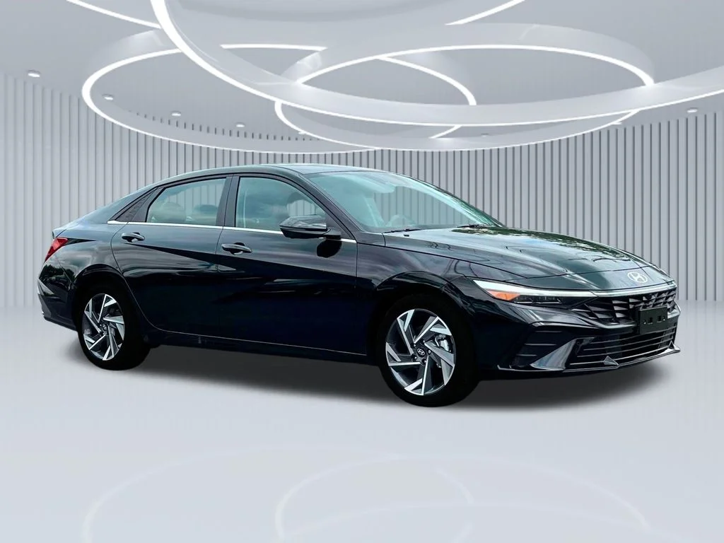 2025 Hyundai Elantra Limited - Photo 29
