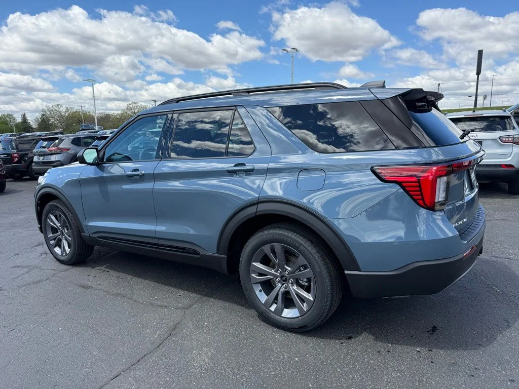2026 Ford Explorer Active - Photo 6