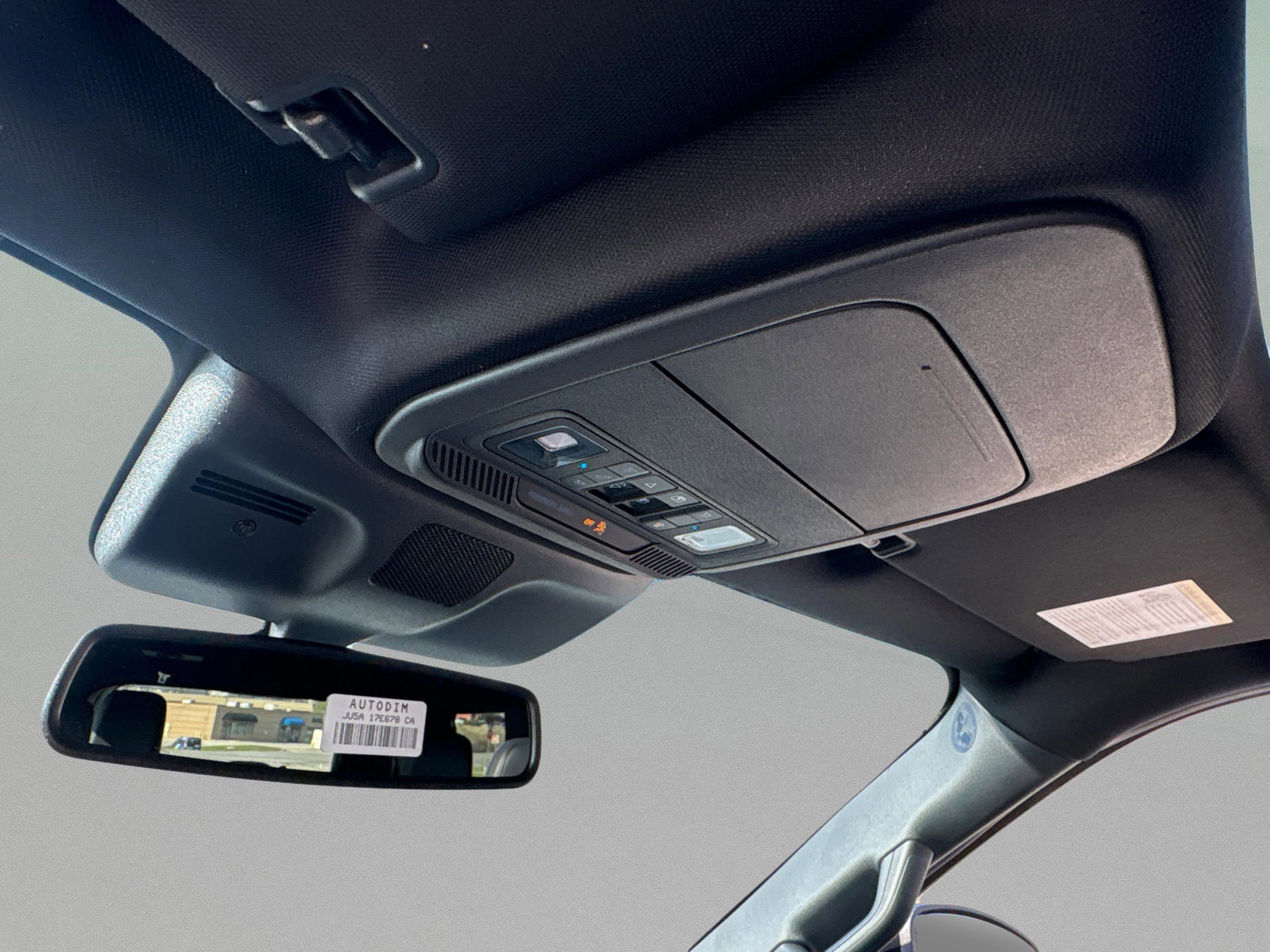New 2026 Star White Metallic Tri-Coat Ford MAX Platinum® image 29