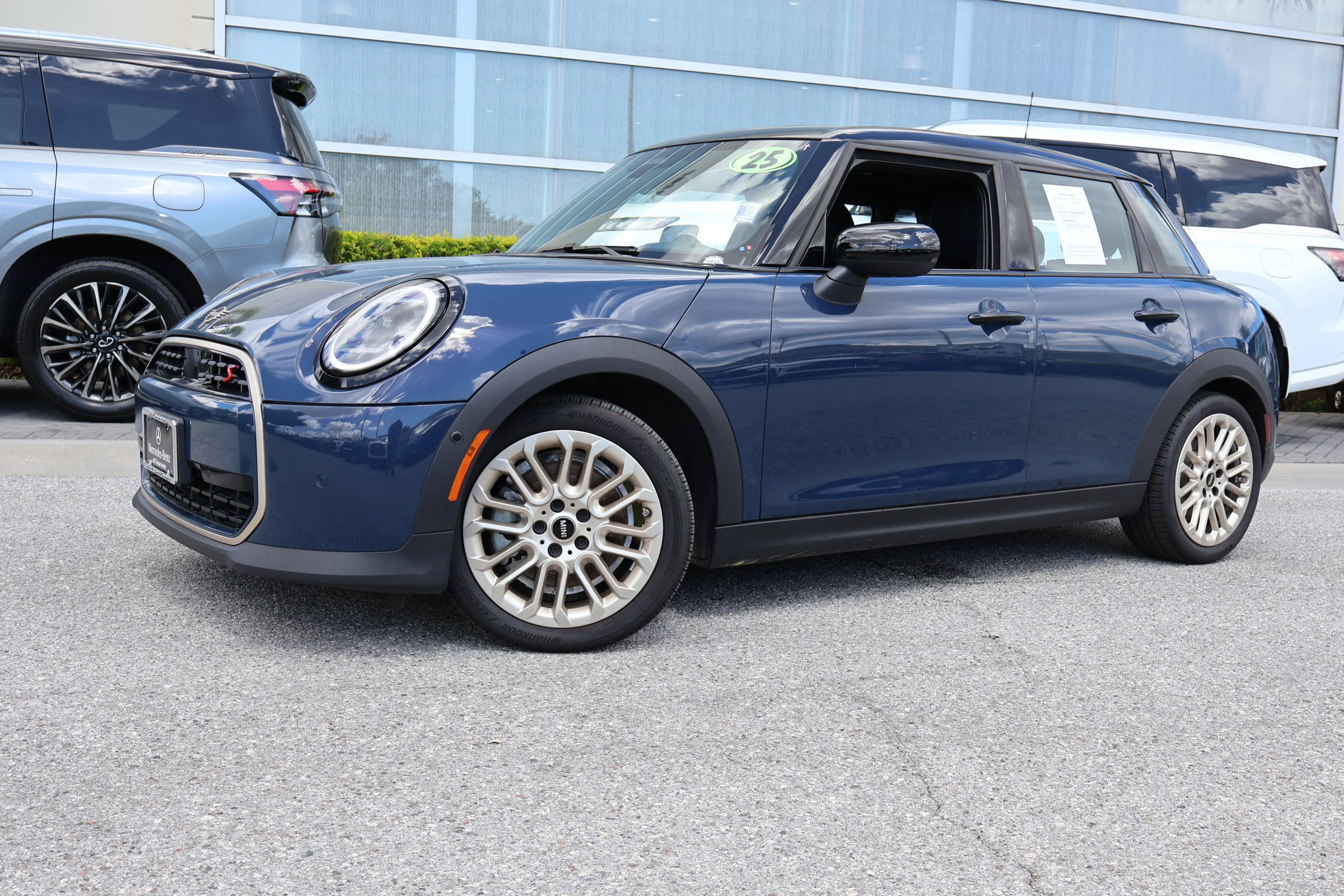 2025 MINI Hardtop Cooper S's photo