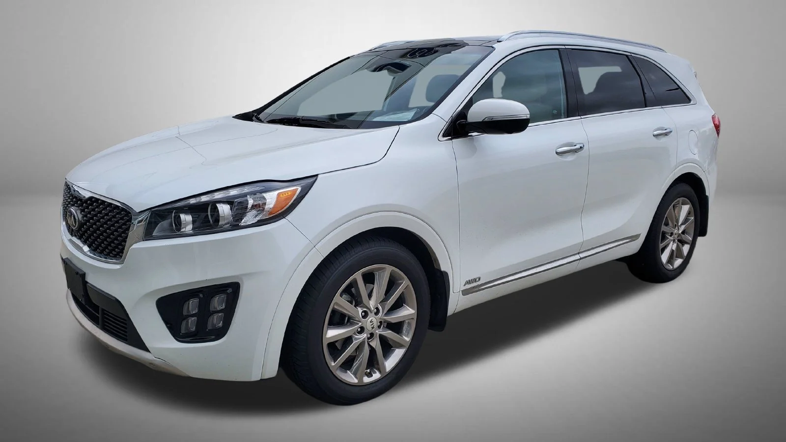 Used 2017 White Kia SX Limited image 1