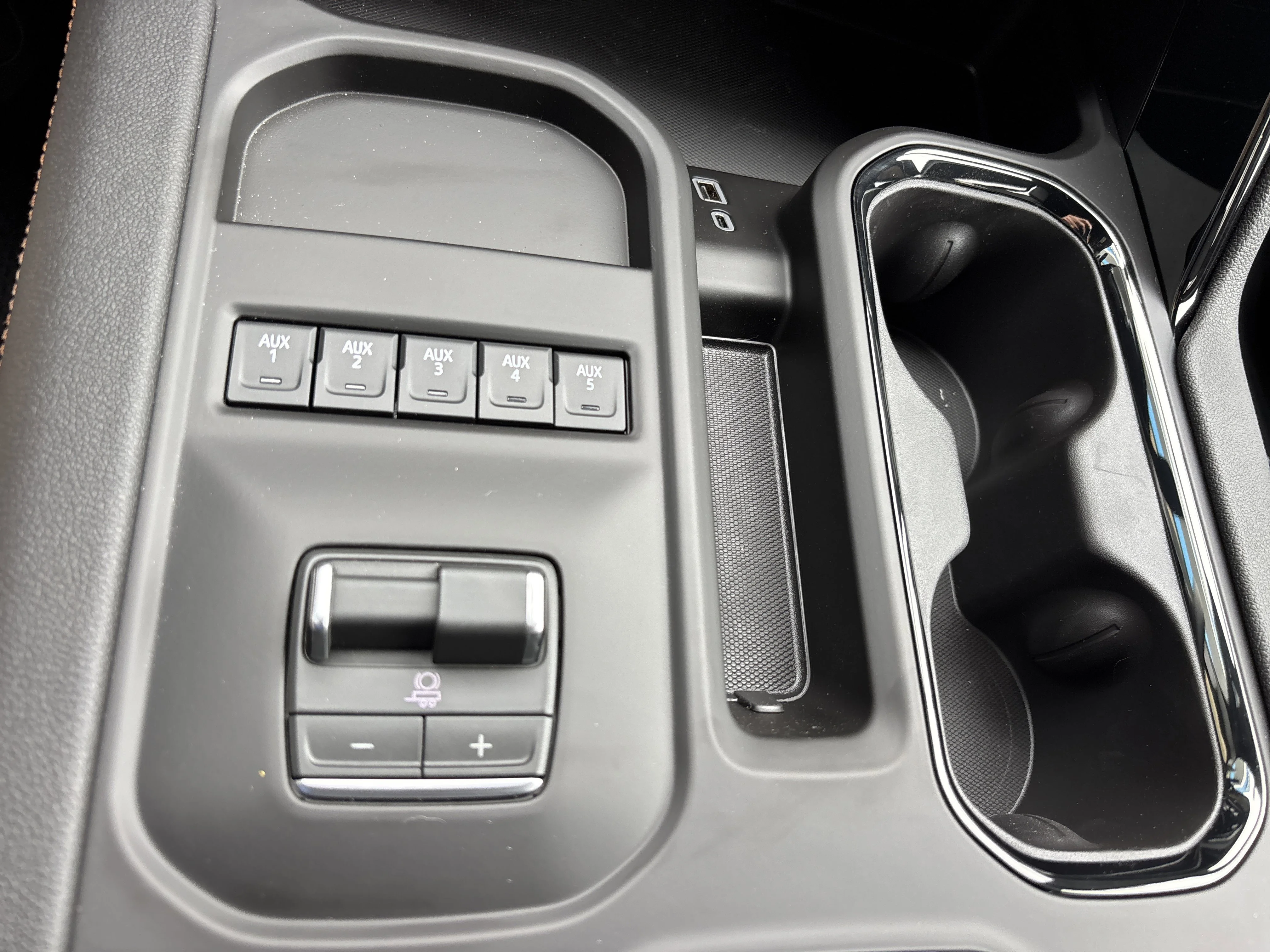 2026 GMC Sierra 3500HD AT4 - Photo 48
