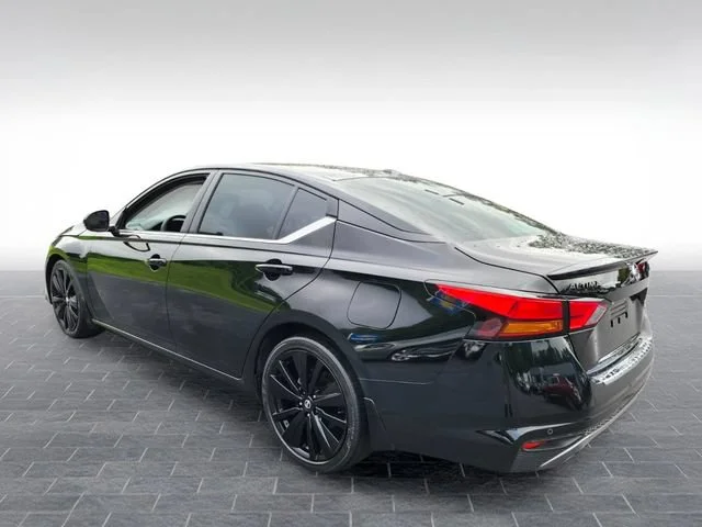 Used 2022 Black Nissan 2.5 SR image 5