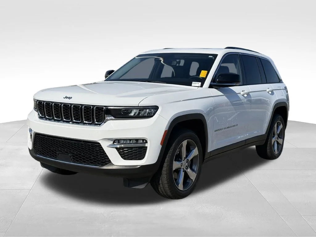 Used 2022 White Jeep Limited image 1