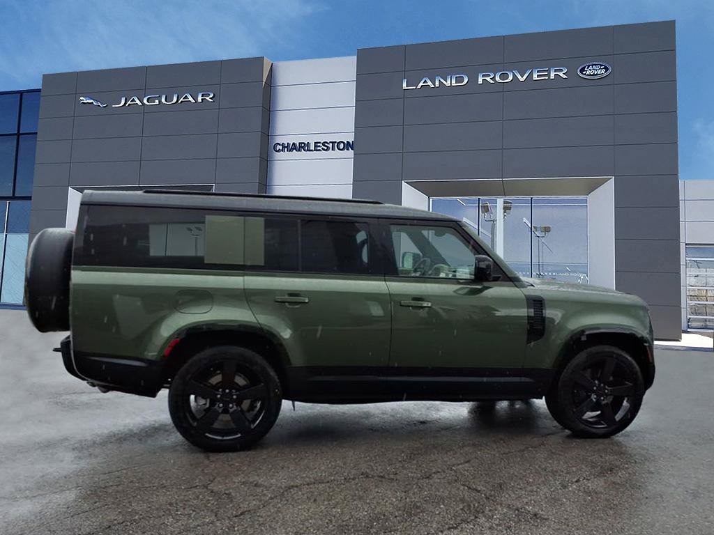 New 2026 Woolstone Green Metallic Land Rover X-Dynamic SE image 6