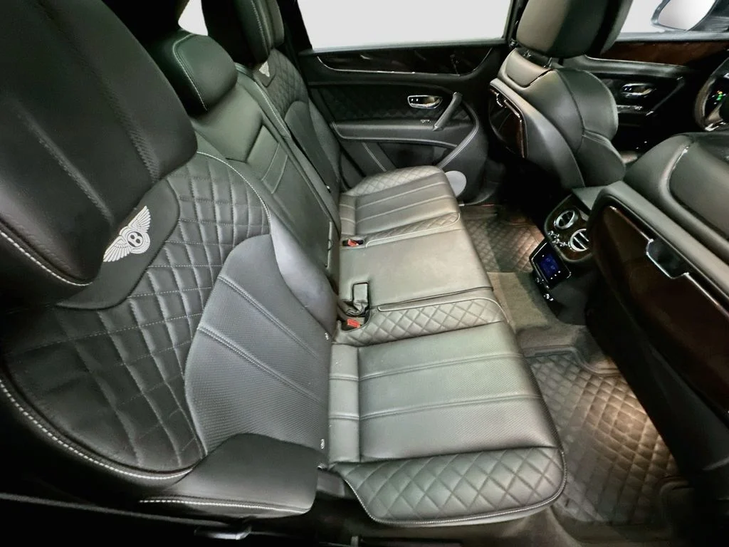 Used 2018  Bentley W12 image 28