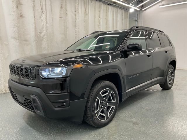 New 2026 Diamond Black Crystal Pearl-Coat Exterior Paint Jeep Laredo image 4
