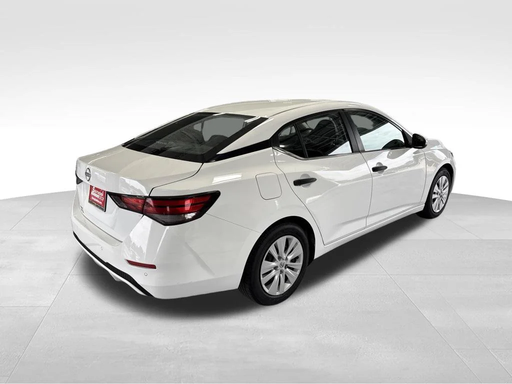 Used 2025 White Nissan S image 9