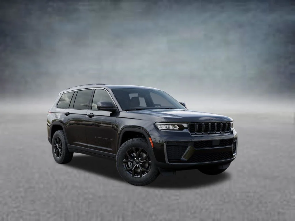 New 2026 Diamond Black Crystal Pearl-Coat Exterior Paint Jeep Laredo image 5