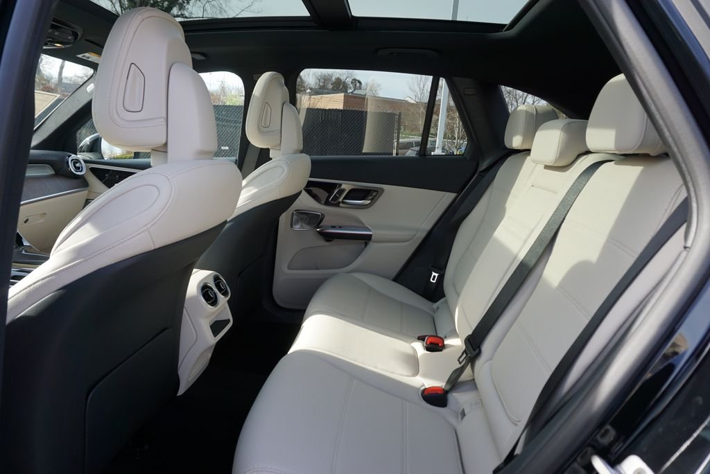 Used 2026 Black Mercedes-Benz GLC 300 image 13