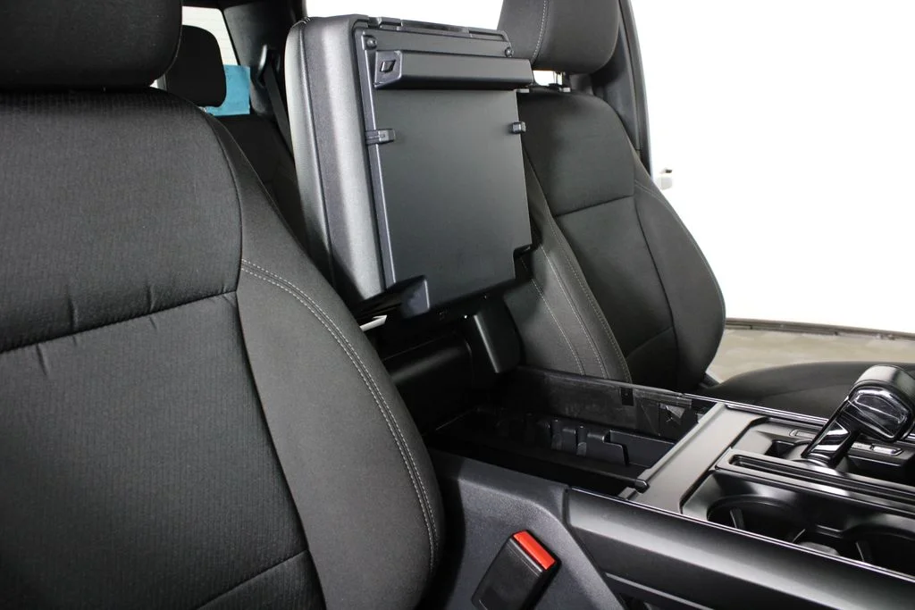 Used 2023 Oxford White Ford XLT image 18