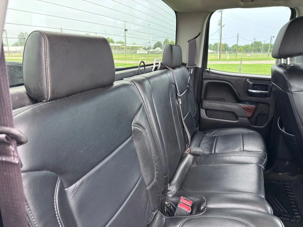 Used 2016 White GMC SLT image 27