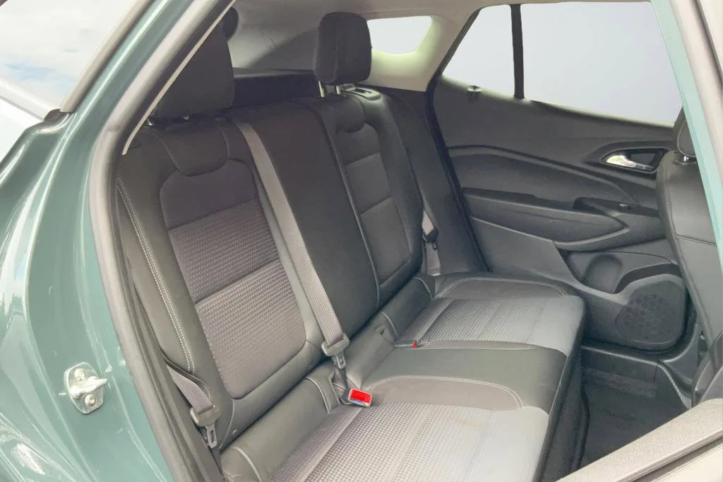 2025 Chevrolet Trax LT - Photo 21
