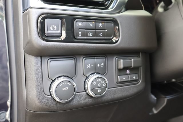 New 2026 Titanium Rush Metallic GMC Elevation image 25