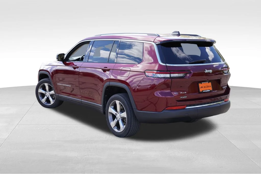 Used 2022 Velvet Red Pearlcoat Jeep Limited image 7